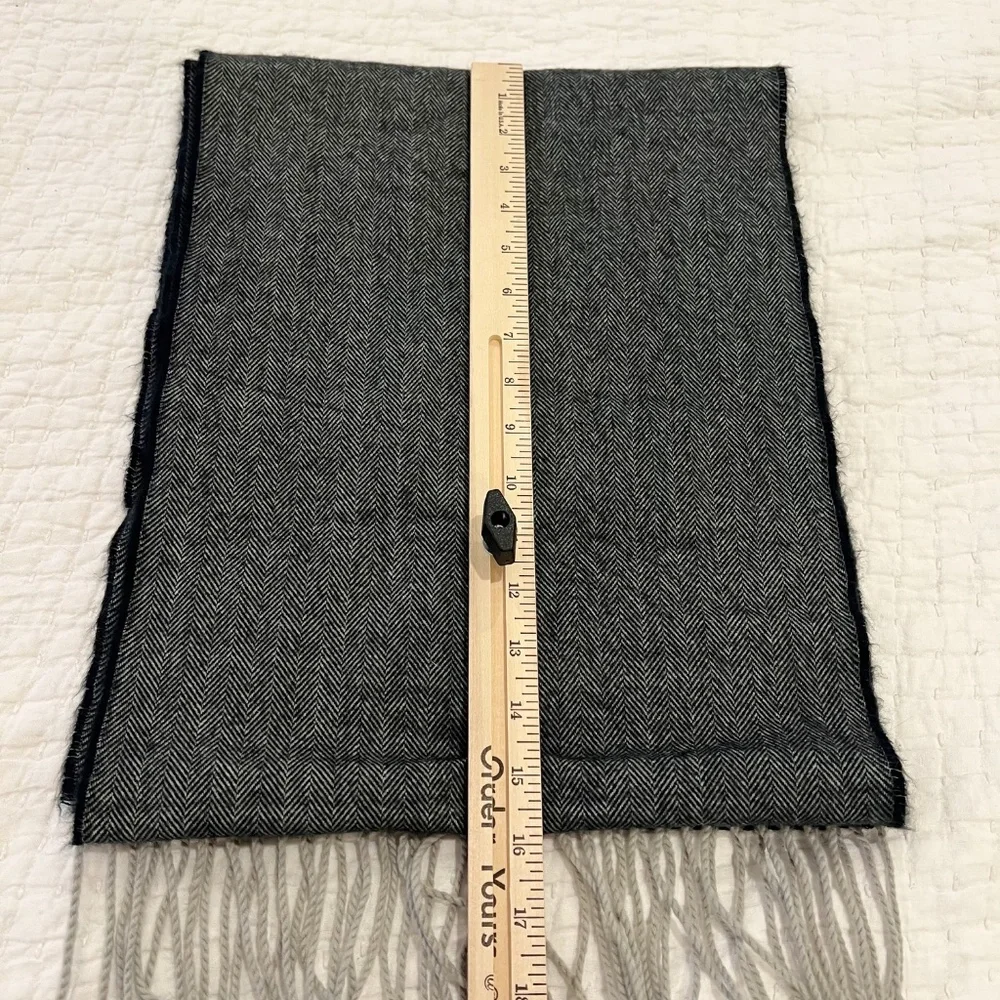Cashmere Scarf Rectangular Gray Herringbone Fringe Neutral Made in England Prep
